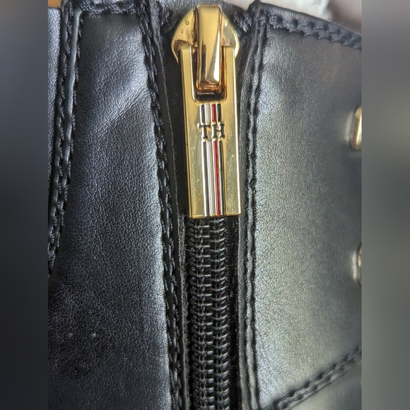 NIB black leather Tommy Hilfiger Lamere 2 lace up sherpa tongue ankle boots - Picture 7 of 10